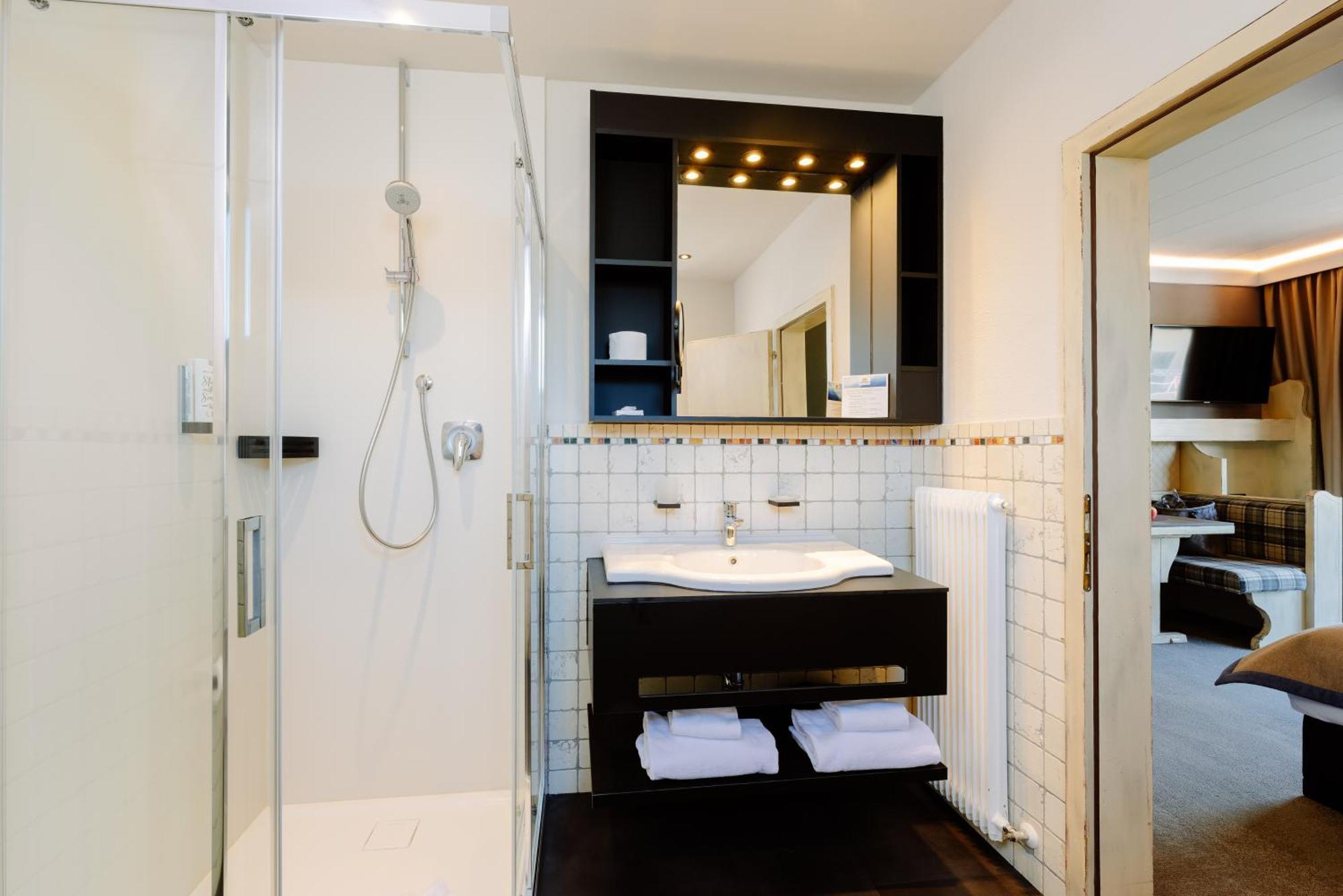 Mondi Hotel Tscherms Экстерьер фото